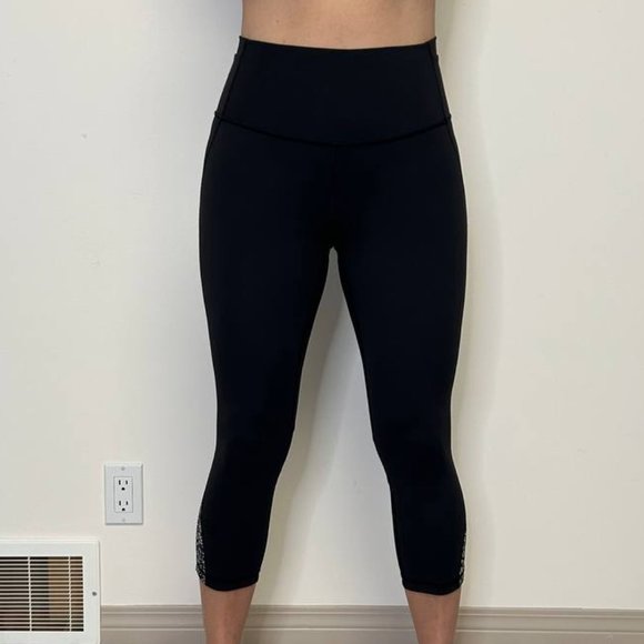 lululemon Womens Crop Leggings Sz. 6 *GUC - Picture 1 of 3